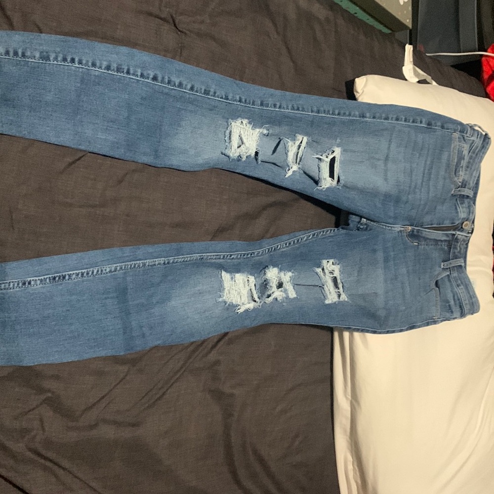 Size 7R Hollister High-Rise Super Soft Stretch Skinny Jeans